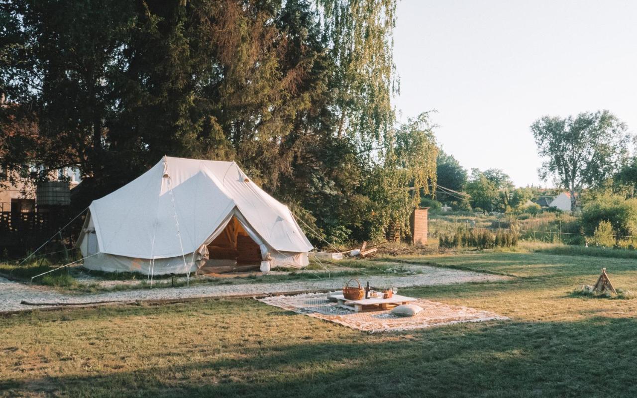 Bozsky Glamp Hotel Valtice Bagian luar foto
