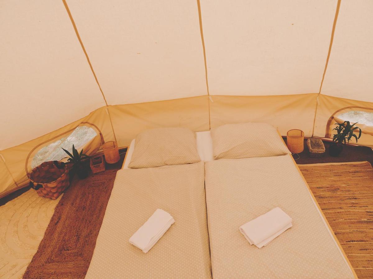 Bozsky Glamp Hotel Valtice Bagian luar foto